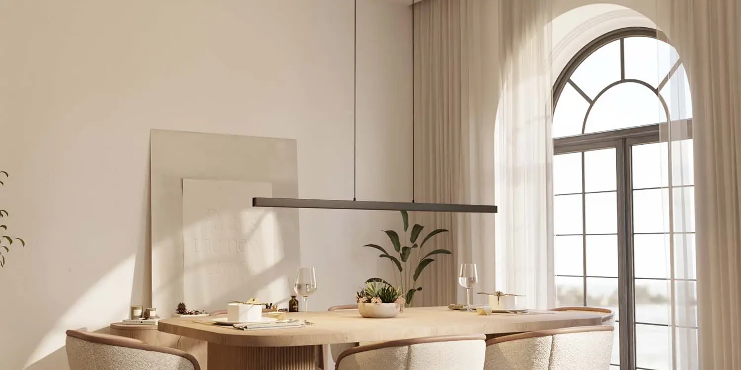 Esszimmer mit Calimera Pendelleuchte im Tageslicht