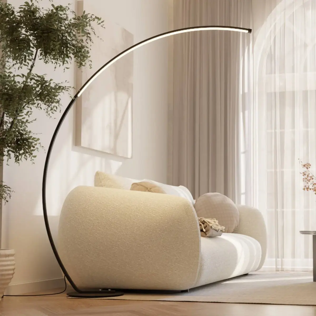Wohnzimmer mit Mavea Stehleuchte und Sessel